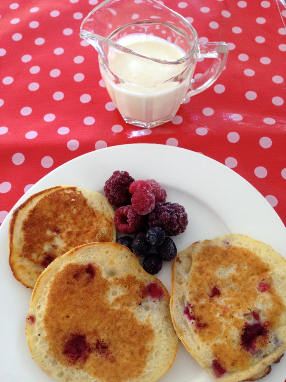 How to make raspberry pikelets – an easy recipe | the hungry mum