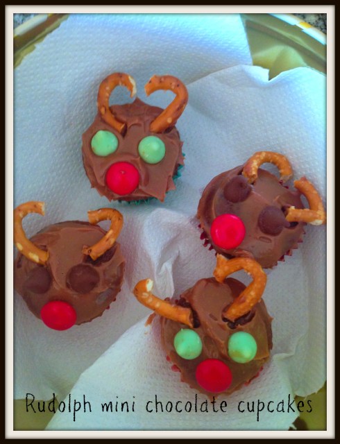 rudolph mini chocolate cupcakes