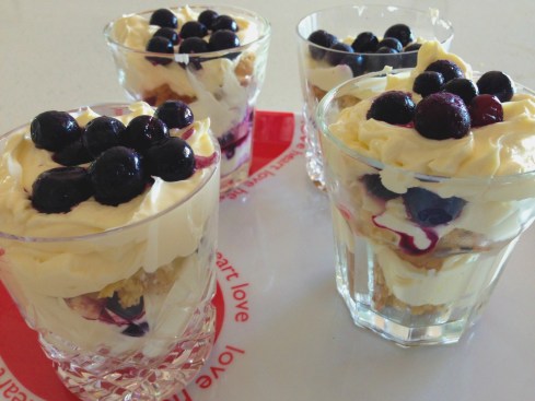 mini cheescake blueberry cups - The Hungry Mum