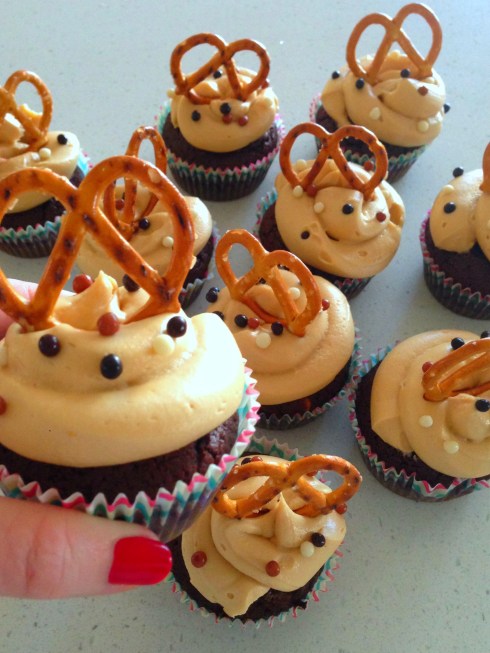 whiskey-chocolate-cupcakes-with-peanut-butter-frosting