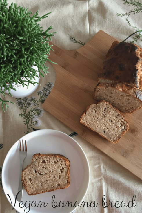Vegan banana bread - The Hungry Mum..png